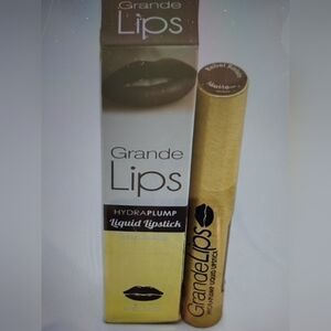 *NEW* GRANDE LIPS HydraPlump Liquid Lipstick Matte Rebel Raisin #7264